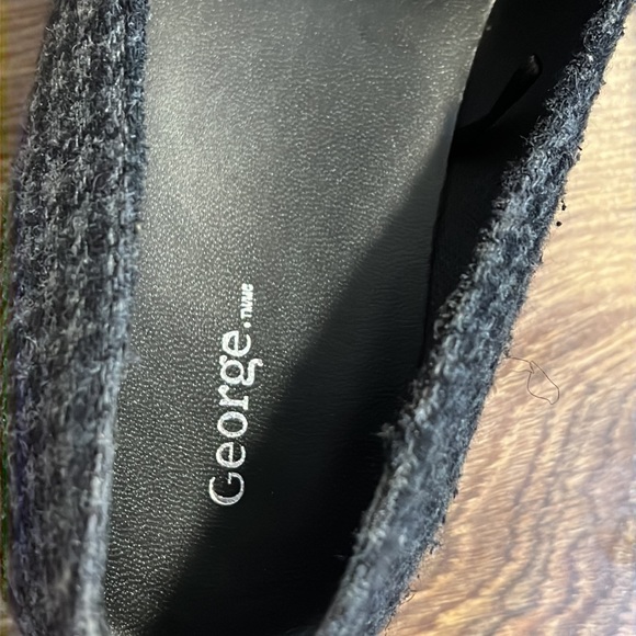 George Women ash and white loafers. US 9. - Picture 6 of 8